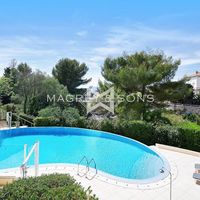 Flat in France, Provence, Le Cannet, 204 sq.m.