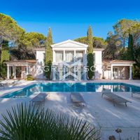 Villa in France, Provence, Saint-Raphael, 280 sq.m.