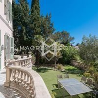 Villa in France, Cannes, 330 sq.m.