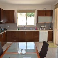 Вилла в пригороде на Кипре, Пафос, 330 кв.м.