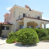Villa at the seaside in Republic of Cyprus, Eparchia Pafou, 400 sq.m.