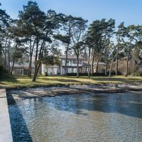 Вилла у озера во Французской Гвиане, 360 кв.м.