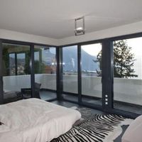 Apartment by the lake, in the suburbs in Switzerland, Ticino, 144 sq.m.