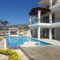 Элитная недвижимость в пригороде, у моря на Кипре, Пафос, 950 кв.м.