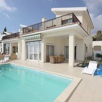 Вилла в большом городе, на спа-курорте, в пригороде, у моря на Кипре, Пафос, 200 кв.м.