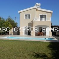 Villa in the mountains, in the suburbs, at the seaside in Republic of Cyprus, Eparchia Pafou, 150 sq.m.