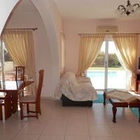 Villa in the mountains, in the suburbs, at the seaside in Republic of Cyprus, Eparchia Pafou, 150 sq.m.