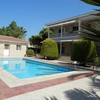 Элитная недвижимость в большом городе, на спа-курорте, в пригороде, у моря на Кипре, Пафос, 647 кв.м.