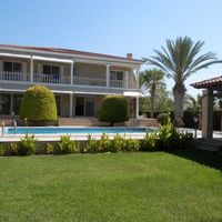 Элитная недвижимость в большом городе, на спа-курорте, в пригороде, у моря на Кипре, Пафос, 647 кв.м.