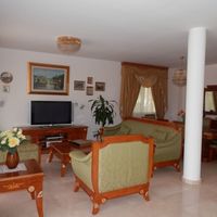 Элитная недвижимость в большом городе, на спа-курорте, в пригороде, у моря на Кипре, Пафос, 647 кв.м.