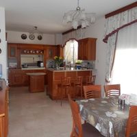 Элитная недвижимость в большом городе, на спа-курорте, в пригороде, у моря на Кипре, Пафос, 647 кв.м.