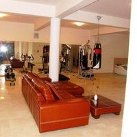 Элитная недвижимость в большом городе, на спа-курорте, в пригороде, у моря на Кипре, Пафос, 647 кв.м.