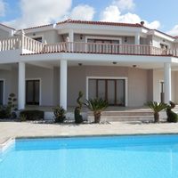 Villa in the suburbs, at the seaside in Republic of Cyprus, Eparchia Pafou, 350 sq.m.