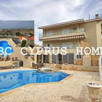 Villa in the mountains, in the suburbs, at the seaside in Republic of Cyprus, Eparchia Pafou, 450 sq.m.