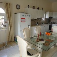 Villa in the suburbs, at the seaside in Republic of Cyprus, Eparchia Pafou, 180 sq.m.