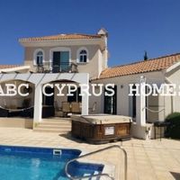 Villa in the big city, in the mountains, in the suburbs, at the seaside in Republic of Cyprus, Eparchia Pafou, 150 sq.m.
