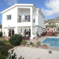 Villa in the mountains, in the suburbs, at the seaside in Republic of Cyprus, Eparchia Pafou, 150 sq.m.