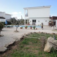 Villa in the mountains, in the suburbs, at the seaside in Republic of Cyprus, Eparchia Pafou, 150 sq.m.
