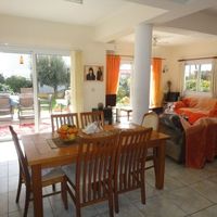 Villa in the mountains, in the suburbs, at the seaside in Republic of Cyprus, Eparchia Pafou, 150 sq.m.