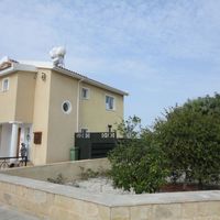 Villa in the mountains, in the suburbs, at the seaside in Republic of Cyprus, Eparchia Pafou, 135 sq.m.