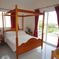 Villa in the mountains, in the suburbs, at the seaside in Republic of Cyprus, Eparchia Pafou, 135 sq.m.