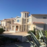 Elite real estate in the mountains, in the suburbs, at the seaside in Republic of Cyprus, Eparchia Pafou, 715 sq.m.