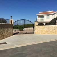 Elite real estate in the mountains, in the suburbs, at the seaside in Republic of Cyprus, Eparchia Pafou, 715 sq.m.