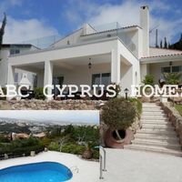 Villa in the mountains, in the suburbs in Republic of Cyprus, Eparchia Pafou, 170 sq.m.