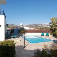 Вилла в большом городе, на спа-курорте, в пригороде, у моря на Кипре, Пафос, 140 кв.м.