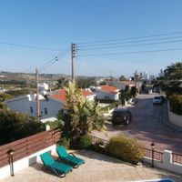 Вилла в большом городе, на спа-курорте, в пригороде, у моря на Кипре, Пафос, 140 кв.м.