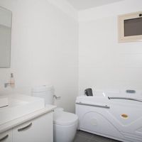 Вилла в большом городе, на спа-курорте, в пригороде, у моря на Кипре, Пафос, 280 кв.м.