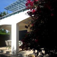 Вилла в большом городе, на спа-курорте, в пригороде, у моря на Кипре, Пафос, 140 кв.м.