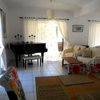 Вилла в большом городе, на спа-курорте, в пригороде, у моря на Кипре, Пафос, 140 кв.м.