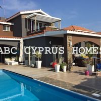 Elite real estate in the suburbs, at the seaside in Republic of Cyprus, Eparchia Pafou, 490 sq.m.