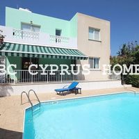 Вилла в большом городе, в горах, в пригороде, у моря на Кипре, Пафос, 134 кв.м.