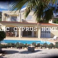 Villa in the big city, in the mountains, in the suburbs, at the seaside in Republic of Cyprus, Eparchia Pafou, 200 sq.m.