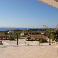 Элитная недвижимость в пригороде, у моря на Кипре, Пафос, 350 кв.м.