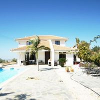 Villa in the big city, in the mountains, in the suburbs, at the seaside in Republic of Cyprus, Eparchia Pafou, 350 sq.m.