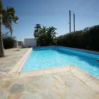Villa in the big city, in the mountains, in the suburbs, at the seaside in Republic of Cyprus, Eparchia Pafou, 350 sq.m.