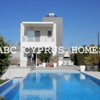 Вилла в пригороде, у моря на Кипре, Пафос, 200 кв.м.