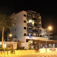 Отель (гостиница) в большом городе, у моря на Кипре, Лимасол, 1350 кв.м.