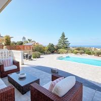 Elite real estate in the suburbs, at the seaside in Republic of Cyprus, Eparchia Pafou, 252 sq.m.