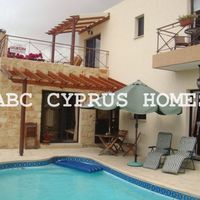 Villa in the mountains, in the suburbs in Republic of Cyprus, Eparchia Pafou, 140 sq.m.