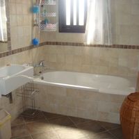 Villa in the mountains, in the suburbs in Republic of Cyprus, Eparchia Pafou, 140 sq.m.