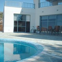 Villa in the mountains, in the suburbs in Republic of Cyprus, Eparchia Pafou, 340 sq.m.