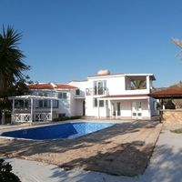 Элитная недвижимость в пригороде, у моря на Кипре, Пафос, 300 кв.м.