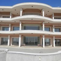 Элитная недвижимость в пригороде, у моря на Кипре, Пафос, 1200 кв.м.