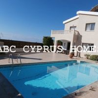 Вилла в большом городе, в горах, в пригороде, у моря на Кипре, Пафос, 150 кв.м.