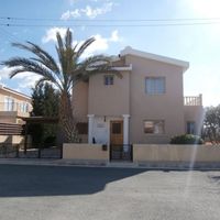 Вилла в большом городе, в горах, в пригороде, у моря на Кипре, Пафос, 150 кв.м.