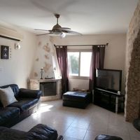 Вилла в большом городе, в горах, в пригороде, у моря на Кипре, Пафос, 150 кв.м.